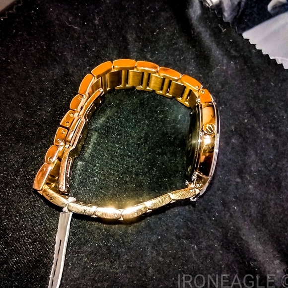 Bulova Rose Gold Watch with Diamond accents and Mother of Pearl Dial! - Picture 4 of 6